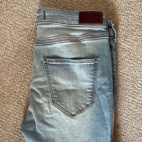 Hollister High-Rise Crop Super Skinny Jeans - Picture 6 of 6